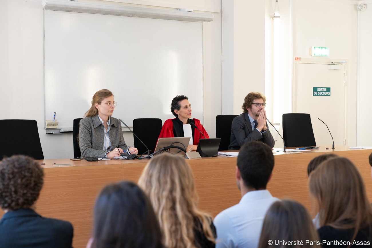 Photo prise lors de la remise des diplômes de la promotion 2024 du Collège de droit Photo prise lors de la remise des diplômes de la promotion 2024 du Collège de droit