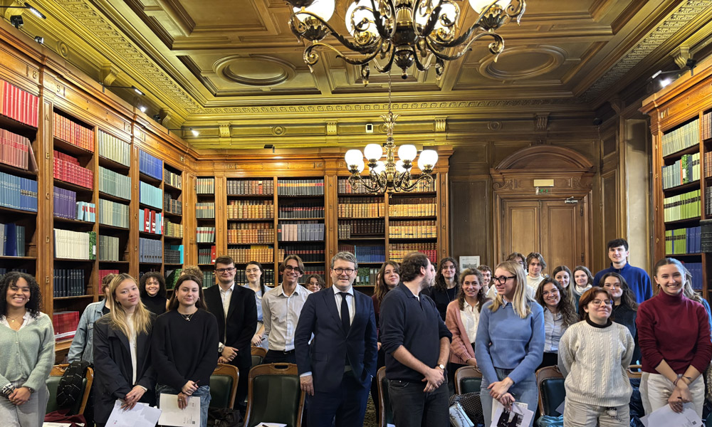 Photo e la visite des étudiants du Collège de droit lors des rencontres 2024-2025 Photo e la visite des étudiants du Collège de droit lors des rencontres 2024-2025