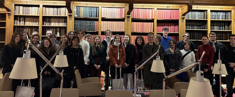 Photo e la visite des étudiants du Collège de droit lors des rencontres 2024-2025 Photo e la visite des étudiants du Collège de droit lors des rencontres 2024-2025