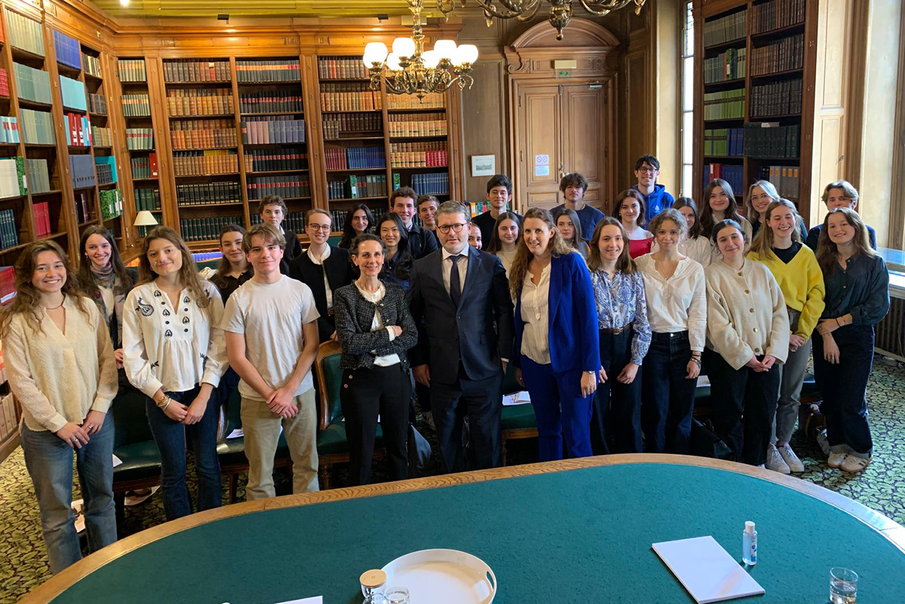 Photo de l avisite des étudiants 2025 du Collège de droit à l'Ordre des avocats aux Conseils Photo de l avisite des étudiants 2025 du Collège de droit à l'Ordre des avocats aux Conseils