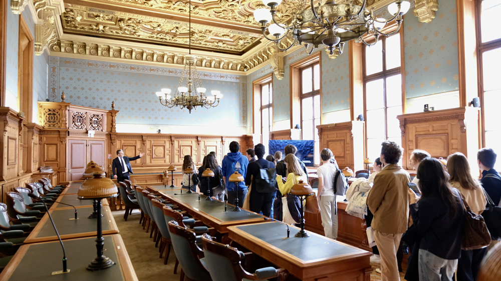 Photo de l avisite des étudiants 2025 du Collège de droit à l'Ordre des avocats aux Conseils Photo de l avisite des étudiants 2025 du Collège de droit à l'Ordre des avocats aux Conseils