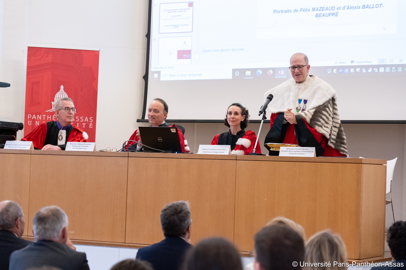 Photo de la rentrée solennelle 2025-2026 du Collège de droit et de l'École de droit Photo de la rentrée solennelle 2025-2026 du Collège de droit et de l'École de droit