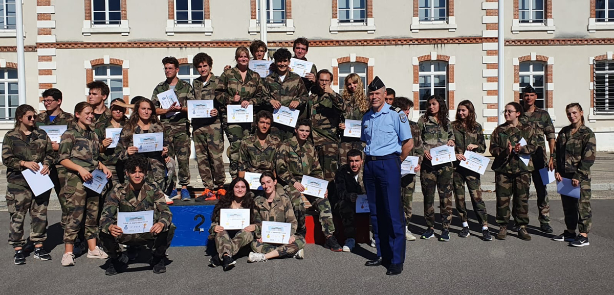 Les étudiants de deuxième année du Collège de droit (2022-2023) pendant le séminaire d'intégration Les étudiants de deuxième année du Collège de droit (2022-2023) pendant le séminaire d'intégration