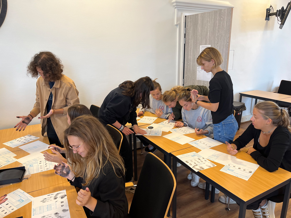 Les étudiants de deuxième année du Collège de droit (2022-2023) pendant le séminaire d'intégration Les étudiants de deuxième année du Collège de droit (2022-2023) pendant le séminaire d'intégration