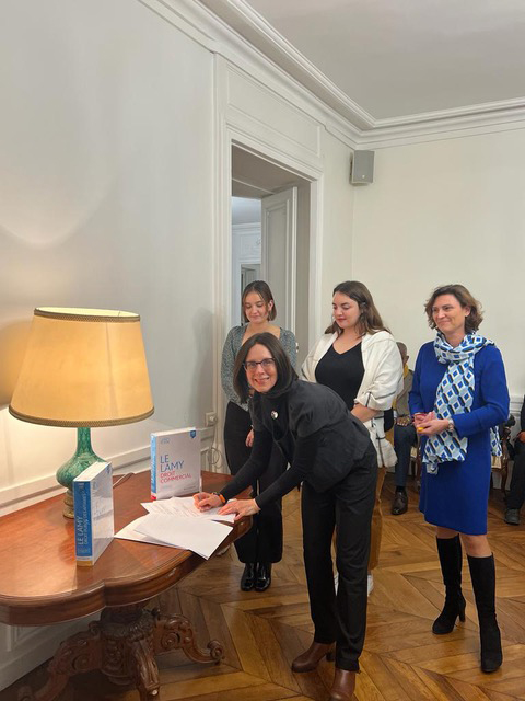 Photo de la signature du partenariat entre le M2 Communication et sociologie du droit et de la justice et Lamy Liaisons Photo de la signature du partenariat entre le M2 Communication et sociologie du droit et de la justice et Lamy Liaisons