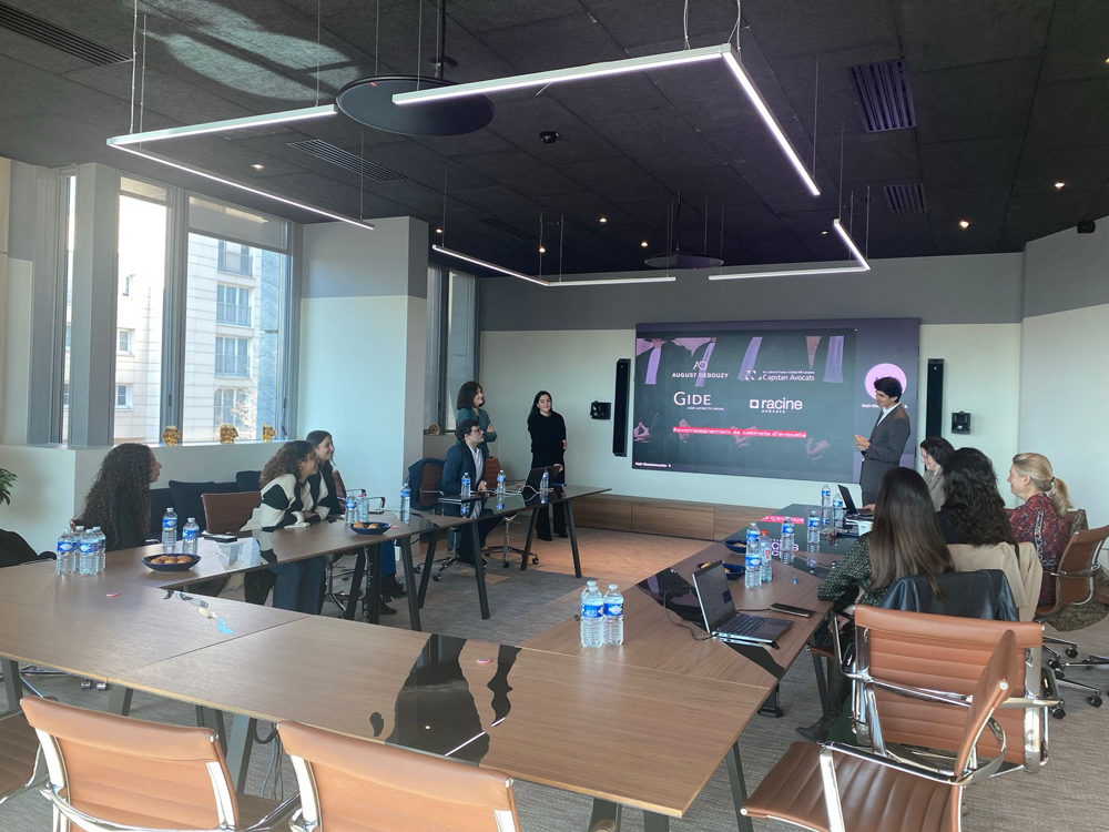 Photo des étudiants du master 2 Communication et sociologie du droit et de la justice lors de la visite chez havas legal litigation Photo des étudiants du master 2 Communication et sociologie du droit et de la justice lors de la visite chez havas legal litigation