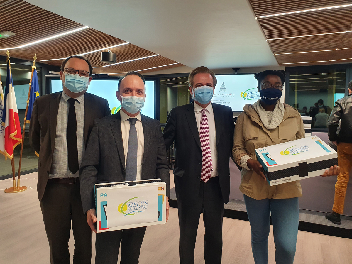 Don d'ordinateurs à l'Institut pour l'égalité des chances, centre Melun