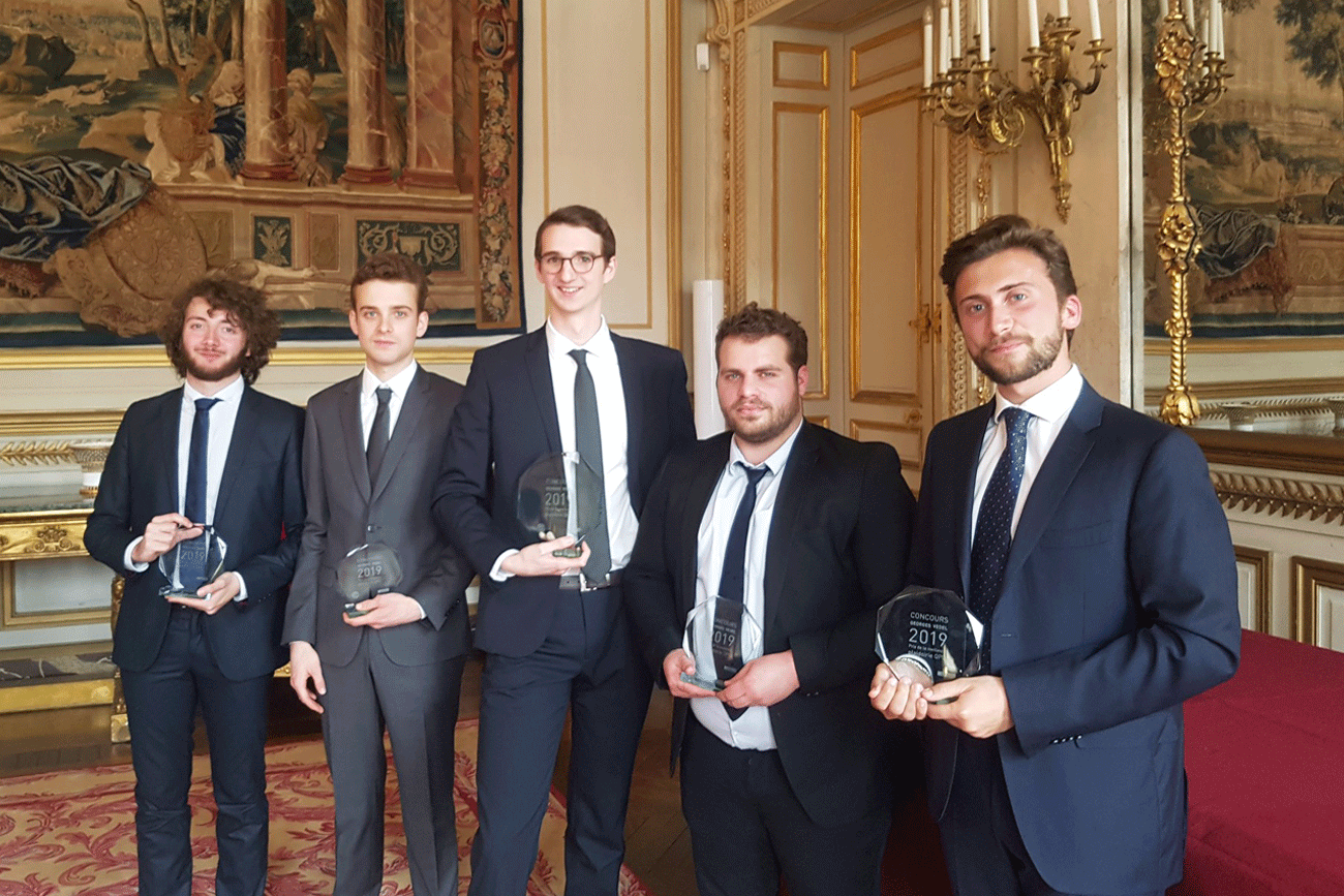 L'équipe de l'université Paris 2 Panthéon-Assas, lauréate du Concours Georges Vedel 2019