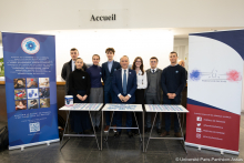 Le président de l'université Stéphane BRACONNIER et l'association étudiante Paroles de Défense