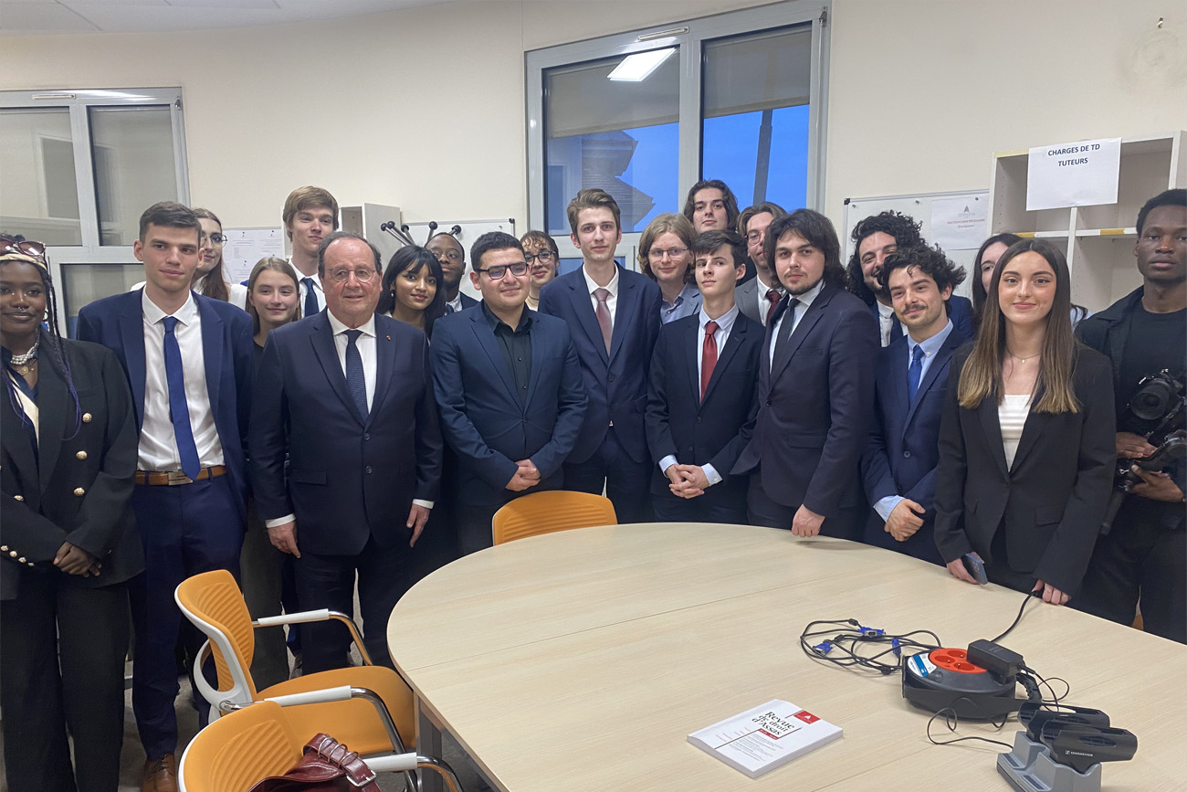Conférence de François Hollande à Melun