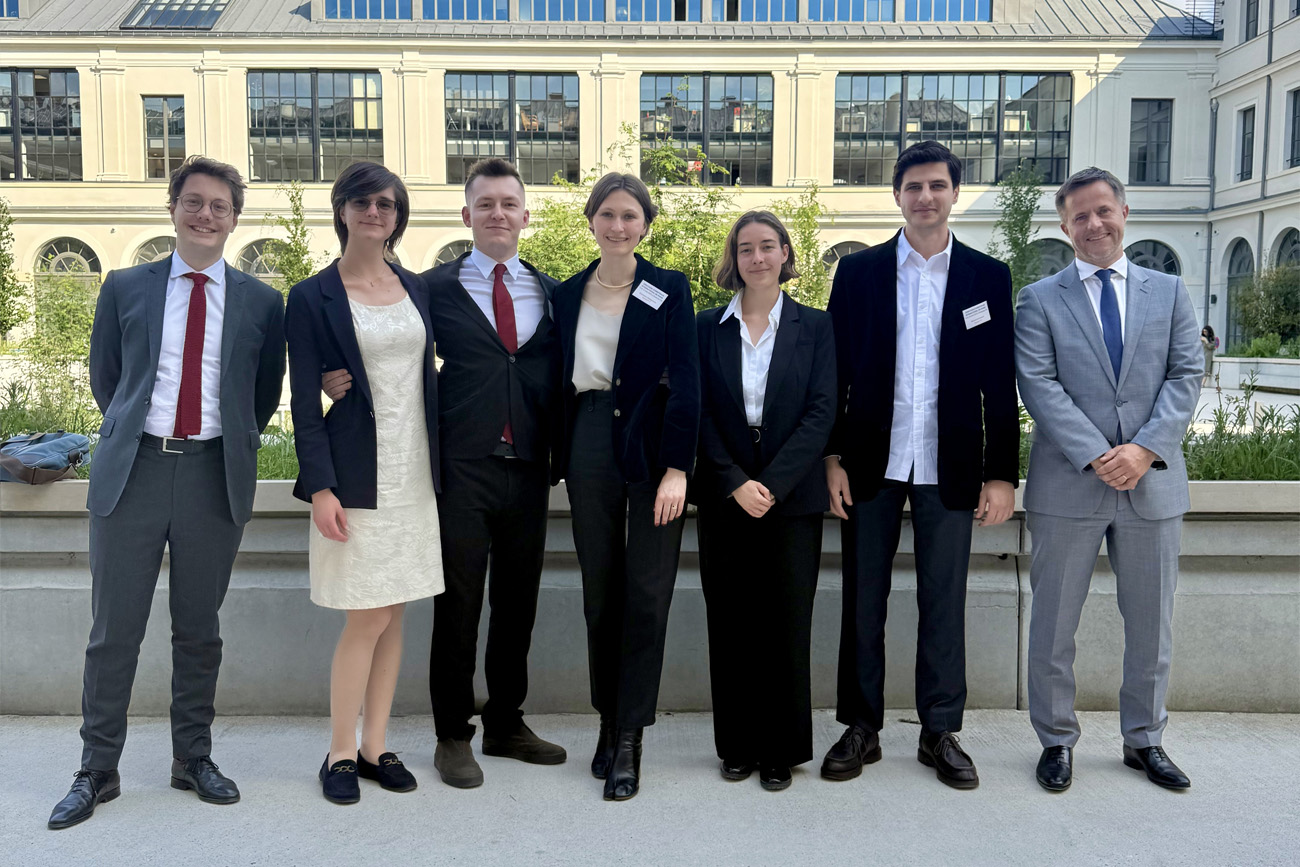 Etudiants lauréats du Concours d’Arbitrage International de Paris Etudiants lauréats du Concours d’Arbitrage International de Paris