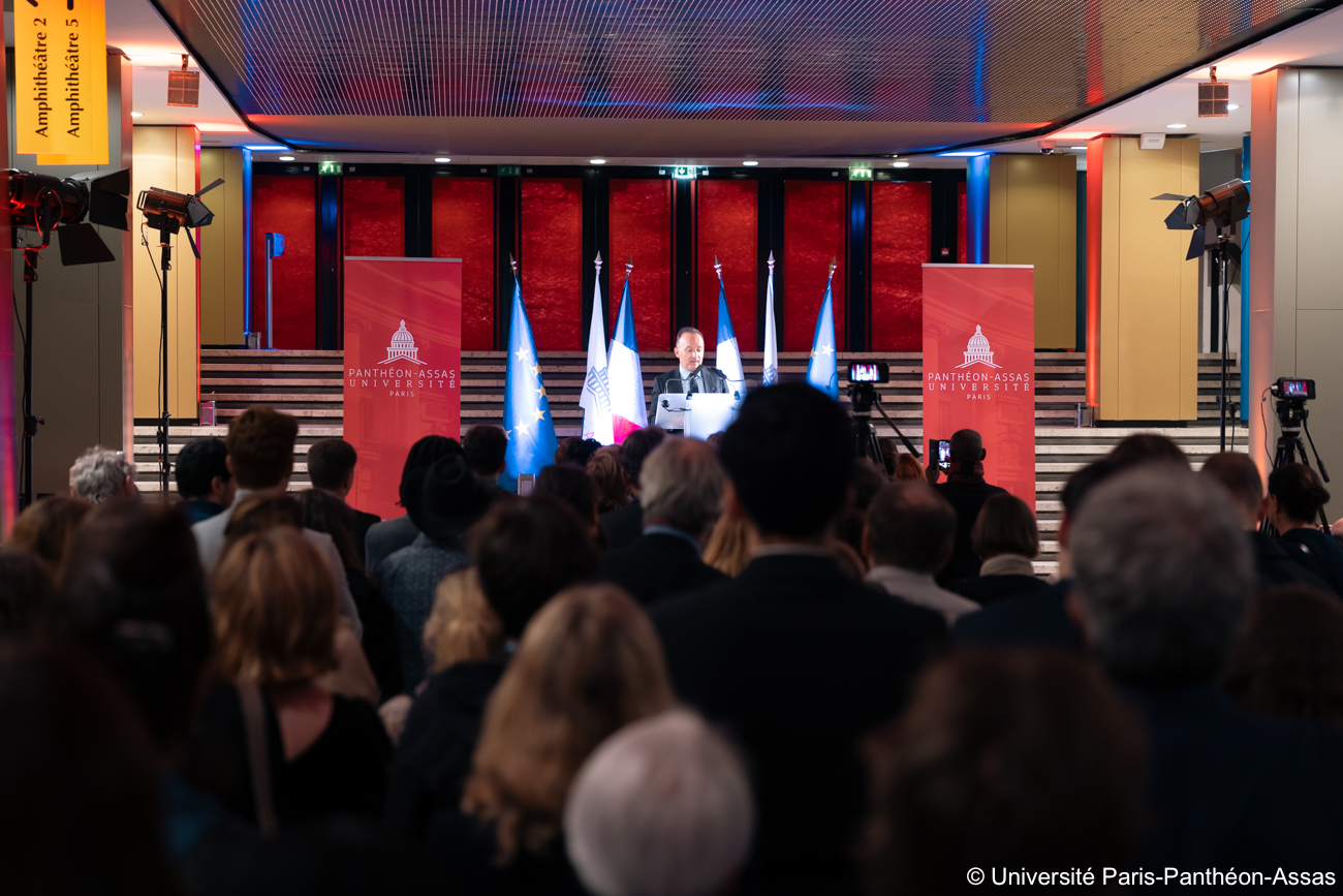 Les personnels administratifs et enseignants écoutant le discours du président de l'université Stéphane Braconnier lors de son discours de rentrée Les personnels administratifs et enseignants écoutant le discours du président de l'université Stéphane Braconnier lors de son discours de rentrée