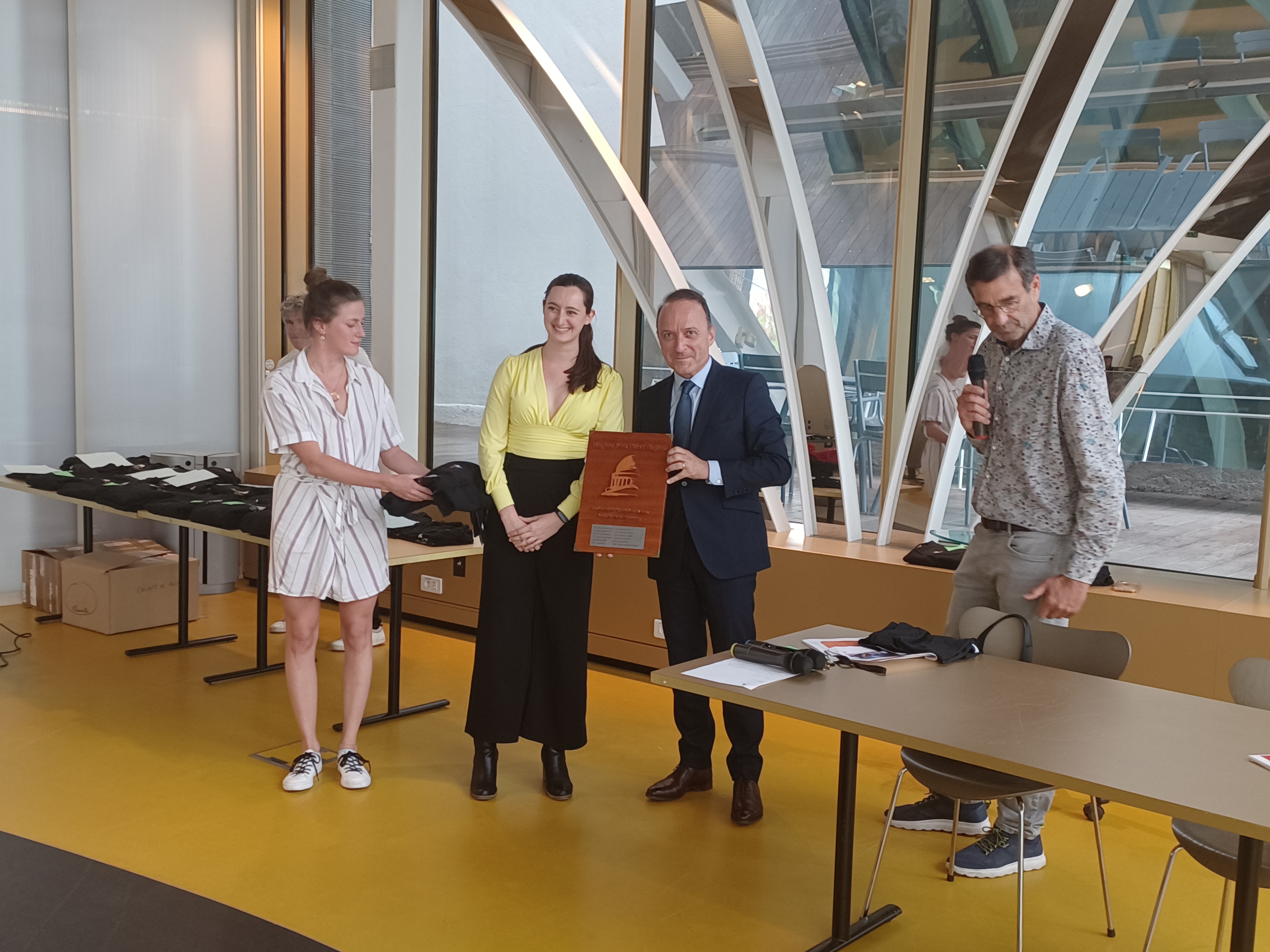 Remise de prix par le président Stéphane Braconnier lors du Palmarès AS 2022