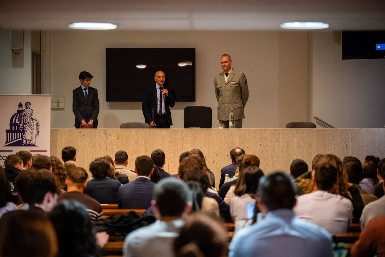 Conférence du général SCHILL