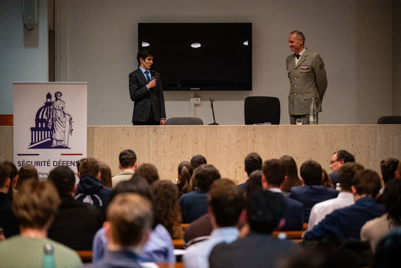 Conférence du général SCHILL