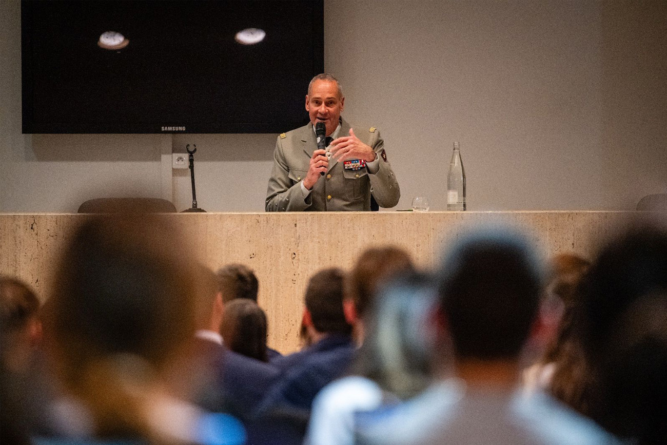 Conférence du général SCHILL