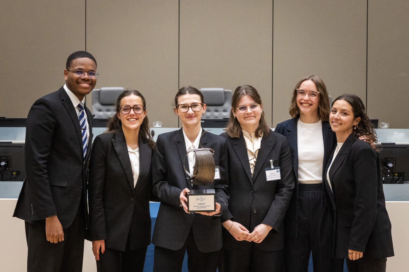 Des étudiants de l'université remporte la version française du concours de procès fictif de la CPI